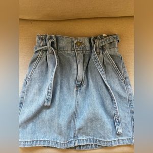 Hollister Paper Bag Skirt Size 0 waist 24